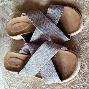 Easy spirit crisscross woven sandals. Worn. Like new!